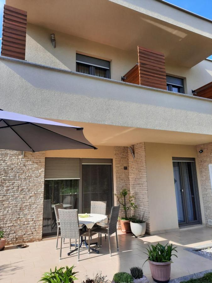 Green Garden Apartment Porec Ngoại thất bức ảnh